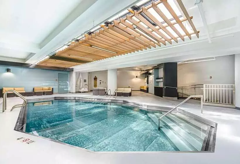 Отель Embassy Suites By Hilton Indianapolis Downtown