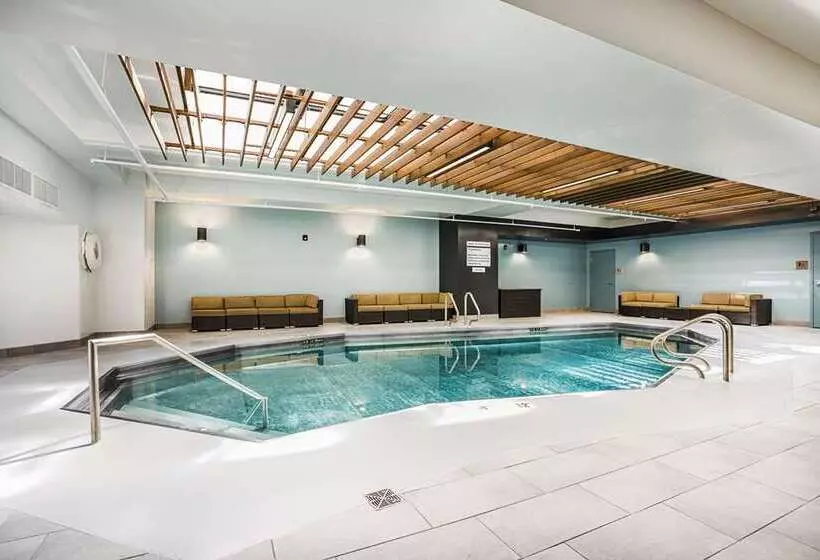 Отель Embassy Suites By Hilton Indianapolis Downtown