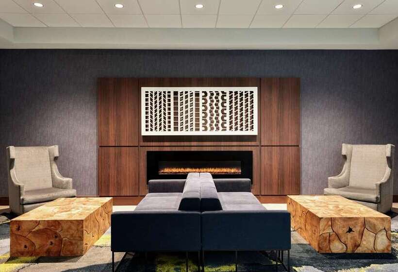 בית מלון כפרי Embassy Suites By Hilton Indianapolis Downtown