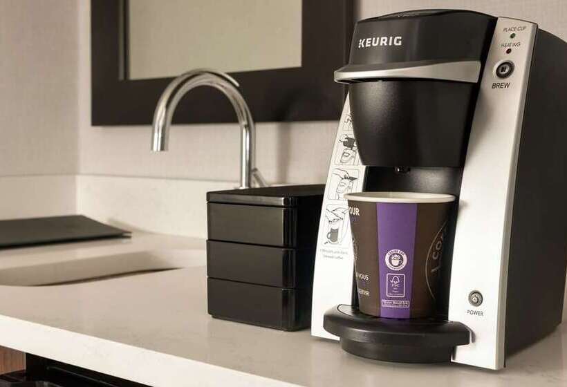 בית מלון כפרי Embassy Suites By Hilton Indianapolis Downtown