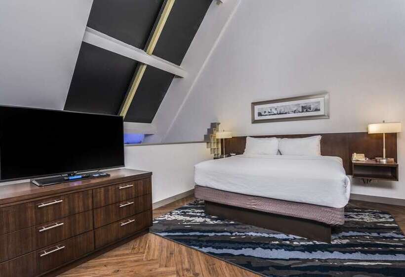 בית מלון כפרי Embassy Suites By Hilton Indianapolis Downtown