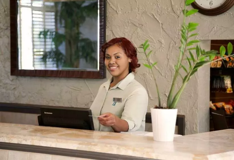 Szálloda Embassy Suites By Hilton Phoenix Airport