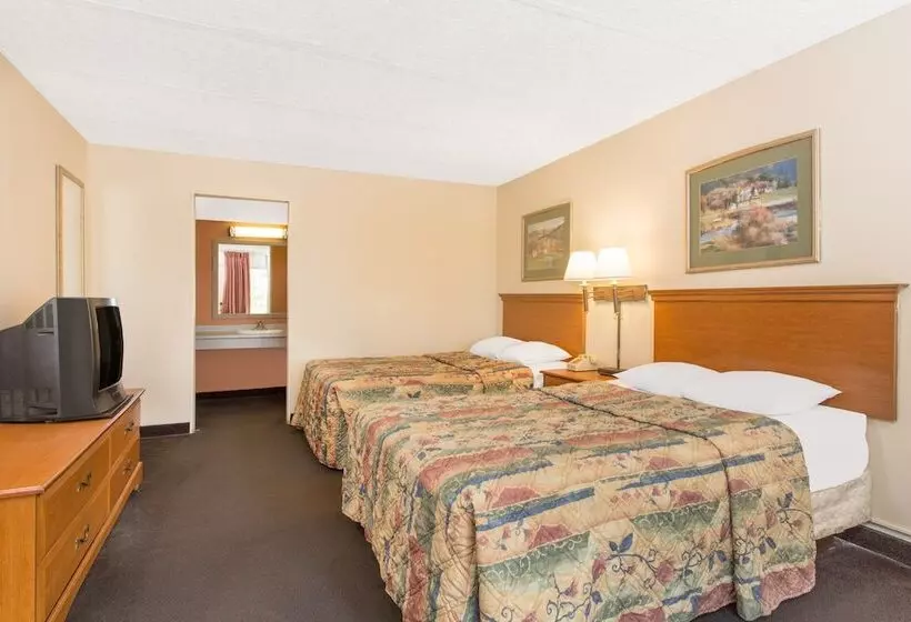 Hotelli Garden Inn