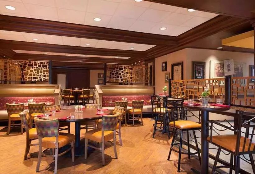 Отель Hilton Dfw Lakes Executive Conference Center