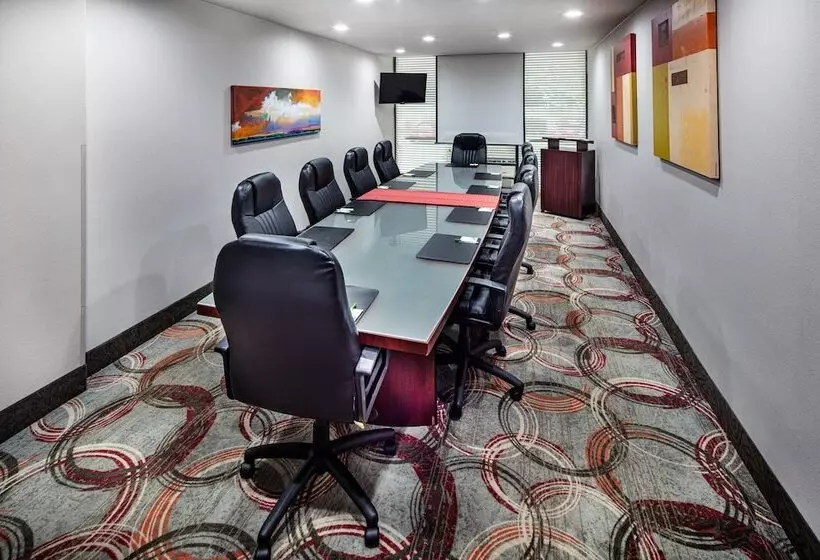 Holiday Inn Hotel Atlanta Northlake, A Full Service