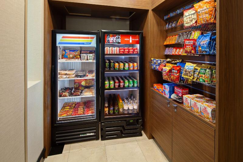 هتل Holiday Inn Palmdale Lancaster, An Ihg