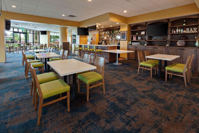 هتل Holiday Inn Palmdale Lancaster, An Ihg