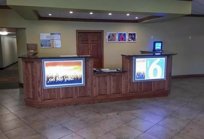 Motel 6 Lake Charles On The Bayou