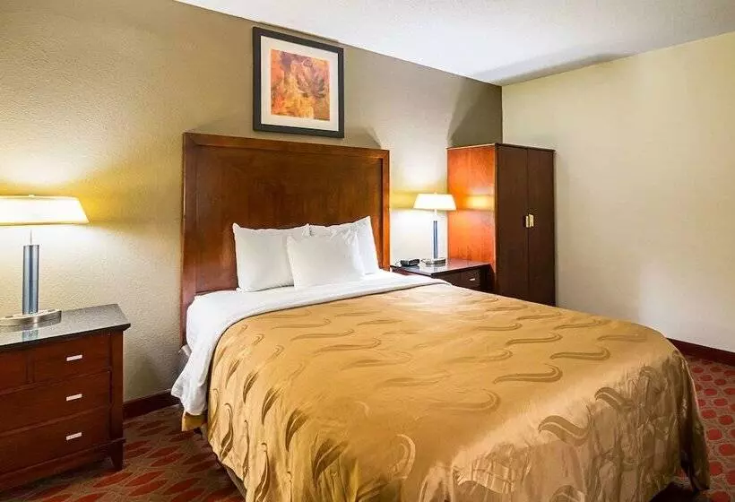 فندق Quality Inn