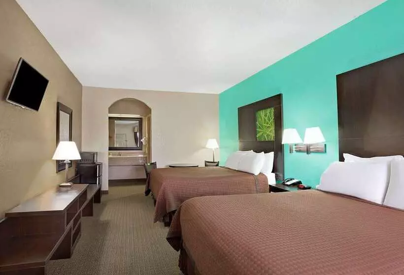 Отель Super 8 By Wyndham Galveston