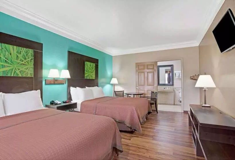 Отель Super 8 By Wyndham Galveston