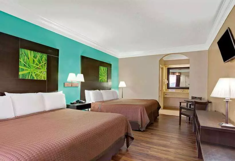 Отель Super 8 By Wyndham Galveston