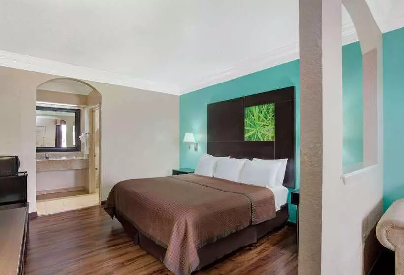 Отель Super 8 By Wyndham Galveston