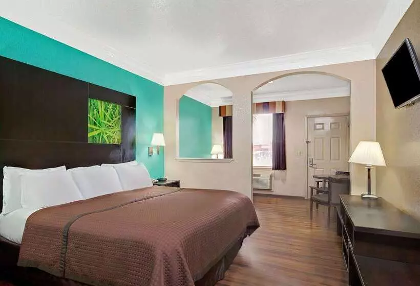 Отель Super 8 By Wyndham Galveston