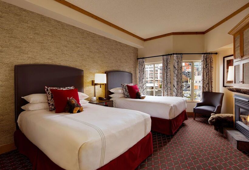 هتل The Edgewater, A Noble House