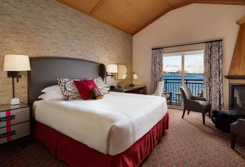 Отель The Edgewater, A Noble House