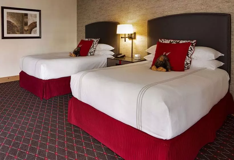 Отель The Edgewater, A Noble House