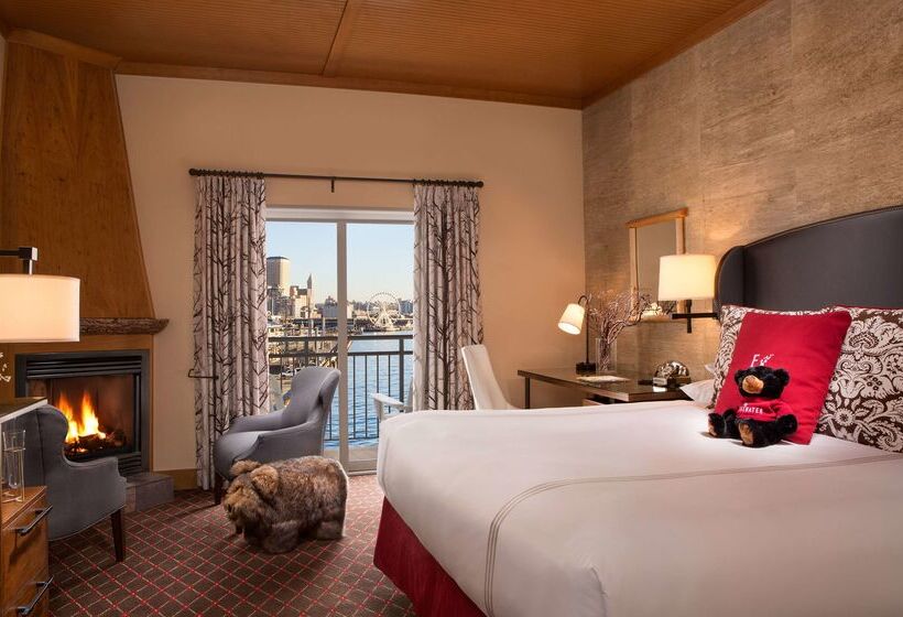 هتل The Edgewater, A Noble House