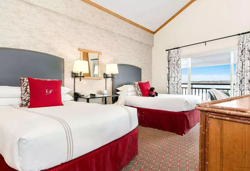 Отель The Edgewater, A Noble House