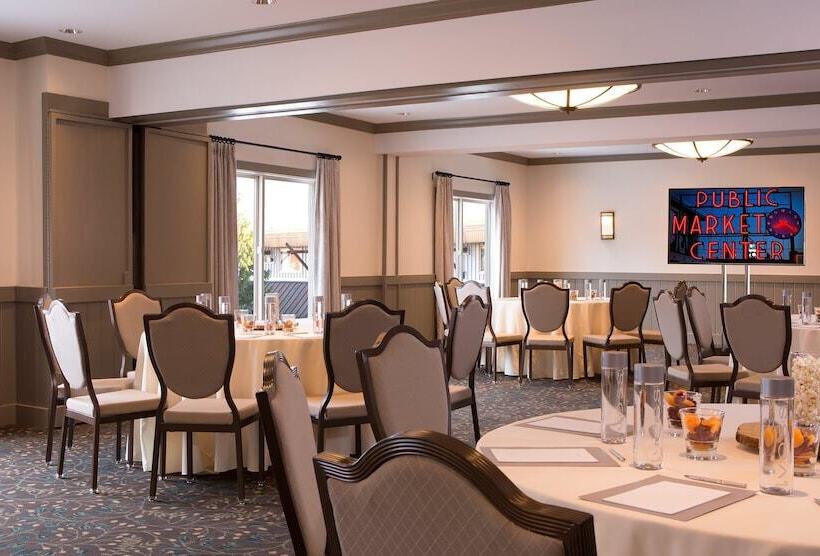 هتل The Edgewater, A Noble House