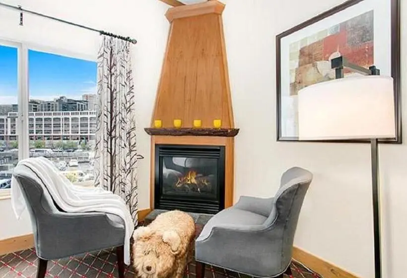 Hotelli The Edgewater, A Noble House