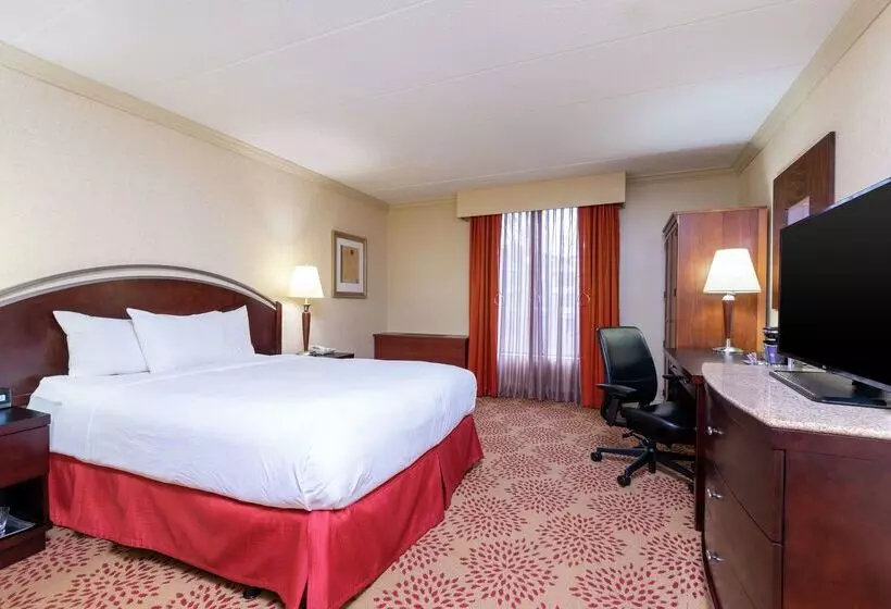 Doubletree By Hilton Hotel Grand Rapids Airport