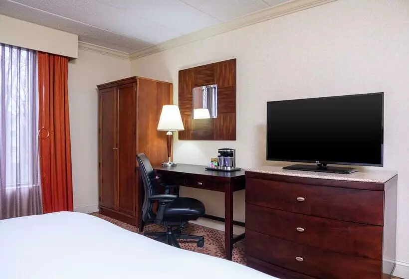 Doubletree By Hilton Hotel Grand Rapids Airport