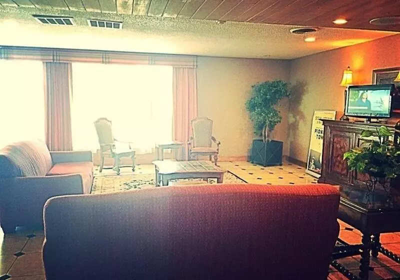 Otel Amarillo Inn & Suites