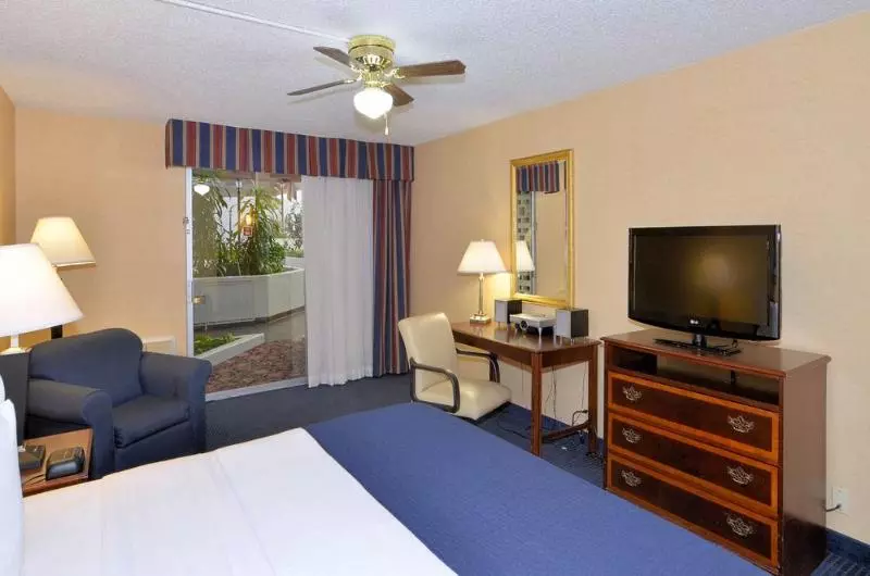 Otel Amarillo Inn & Suites