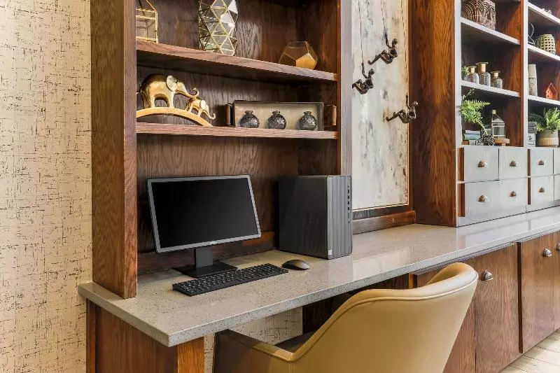 Otel Amarillo Inn & Suites