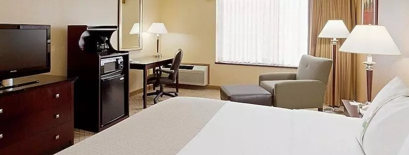 فندق Armoni Inn & Suites