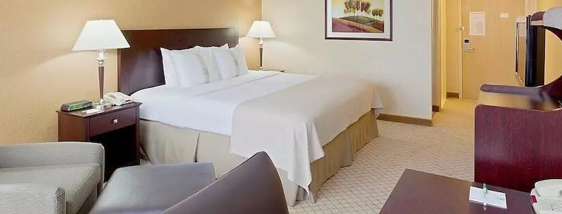 فندق Armoni Inn & Suites