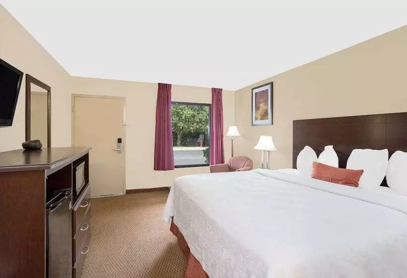 فندق Baymont By Wyndham Greenville