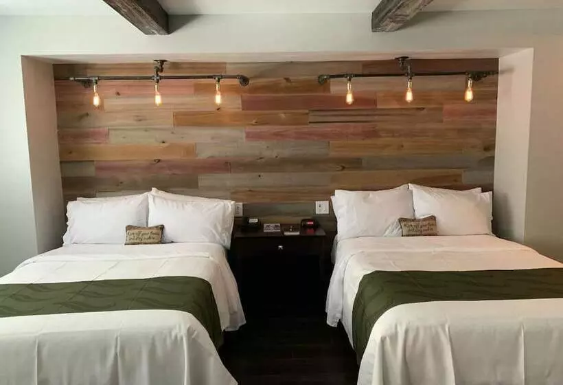 فندق Cedar Stables Inn & Suites