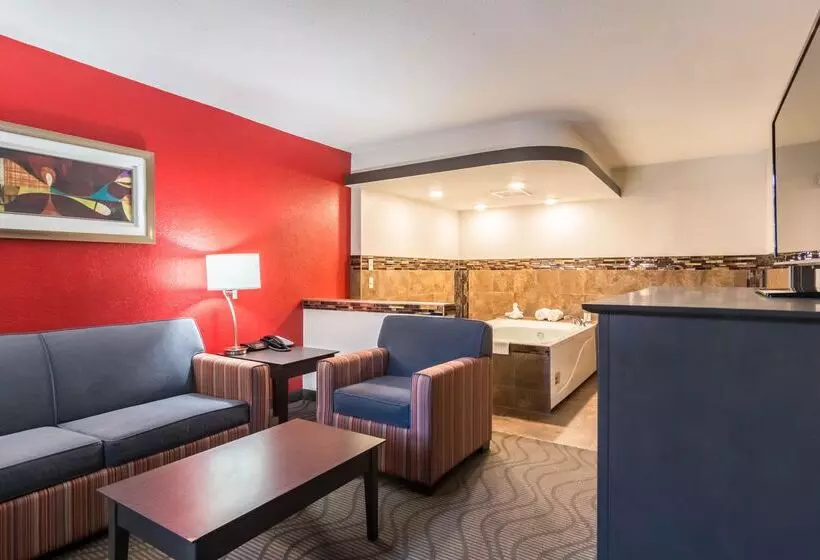 ホテル Clarion Inn & Suites Russellville I40