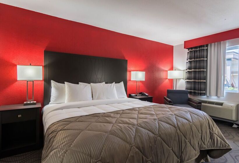 Отель Clarion Inn & Suites Russellville I40