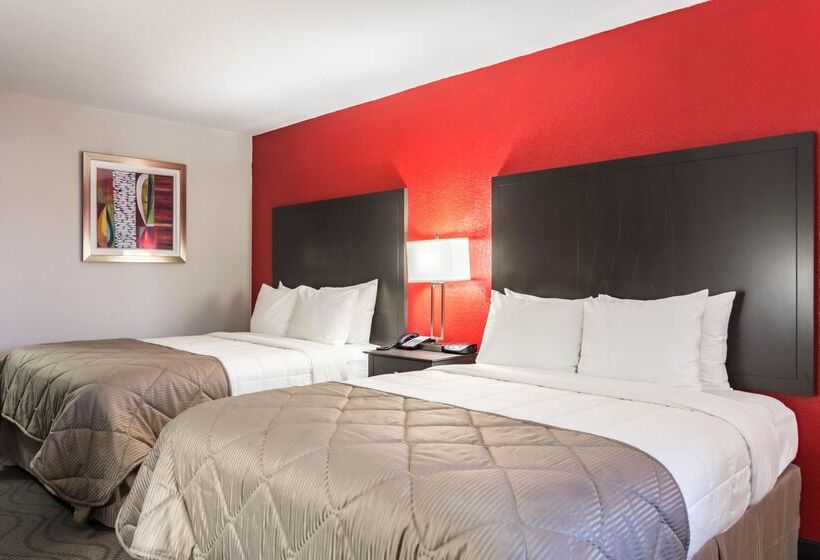 Отель Clarion Inn & Suites Russellville I40