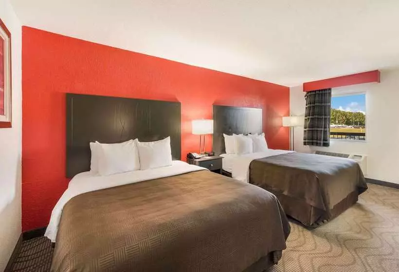 ホテル Clarion Inn & Suites Russellville I40