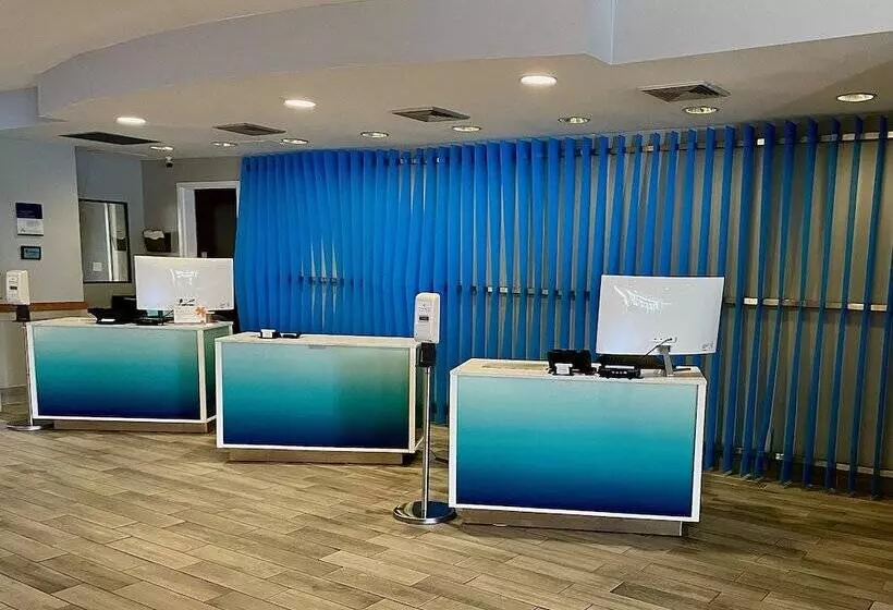 ホテル Clarion  Milwaukee Airport