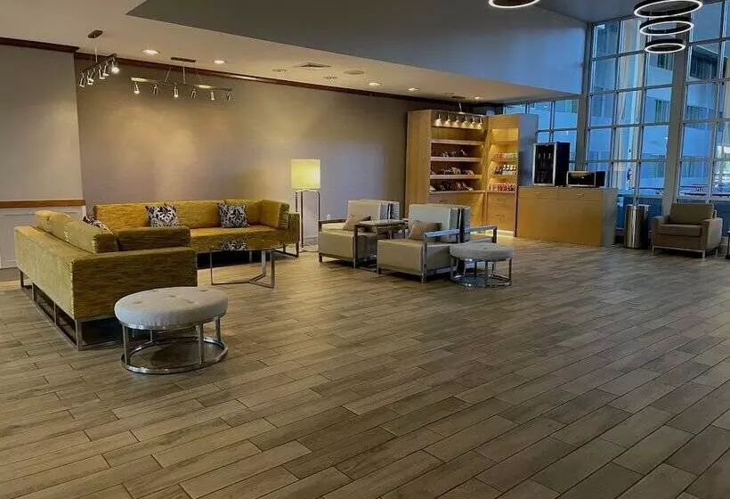 ホテル Clarion  Milwaukee Airport