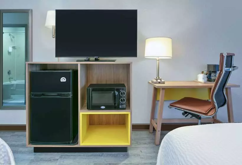 هتل Days Inn By Wyndham Greenville Ms