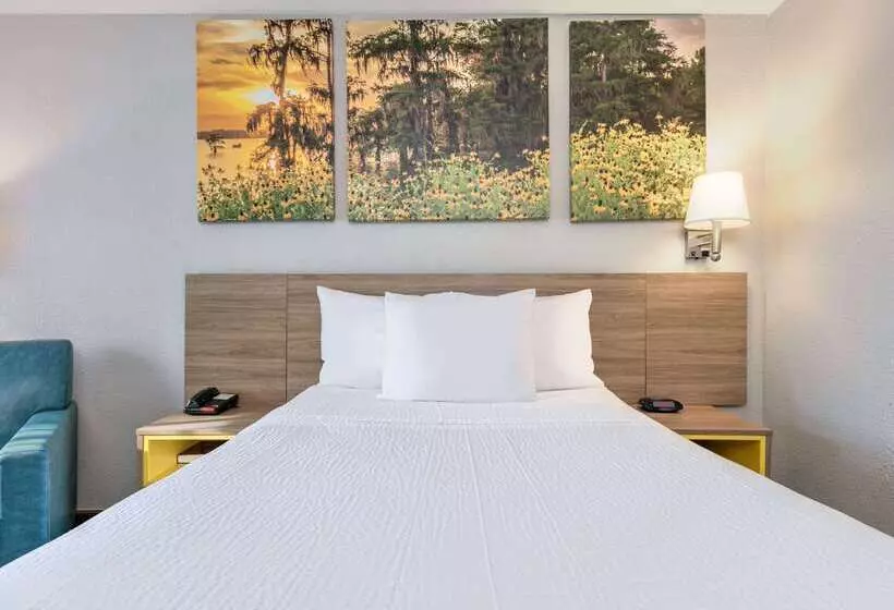 هتل Days Inn By Wyndham Greenville Ms