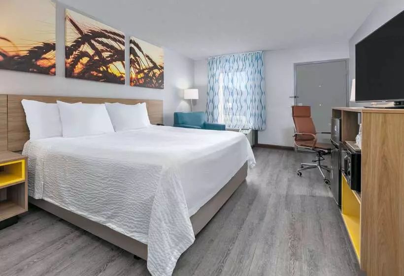 هتل Days Inn By Wyndham Greenville Ms