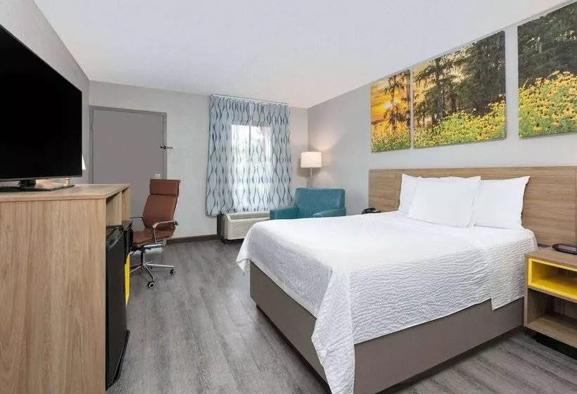 هتل Days Inn By Wyndham Greenville Ms