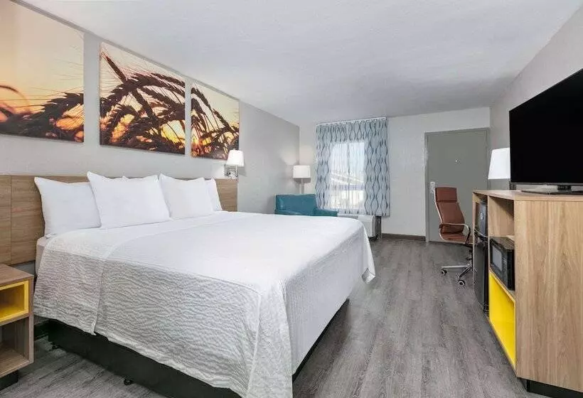 هتل Days Inn By Wyndham Greenville Ms