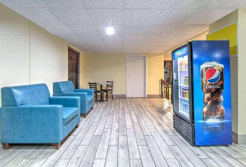 هتل Days Inn By Wyndham Greenville Ms