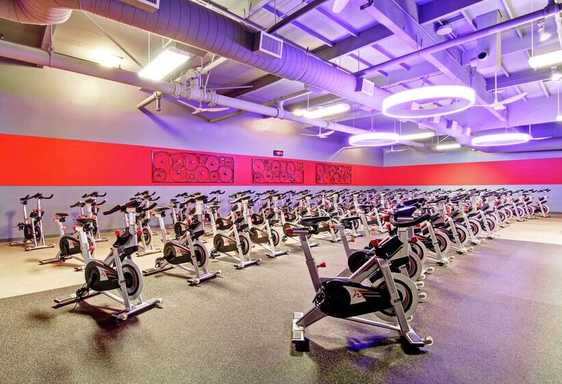 Doubletree By Hilton Hotel Pleasanton At The Club