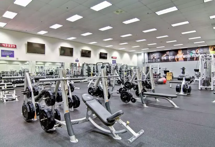 Doubletree By Hilton Hotel Pleasanton At The Club