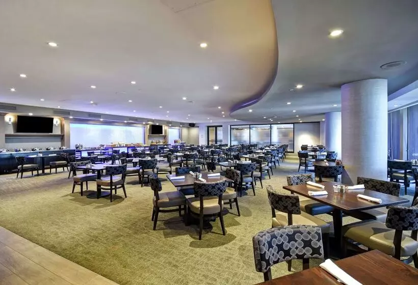 Doubletree By Hilton Hotel Pleasanton At The Club