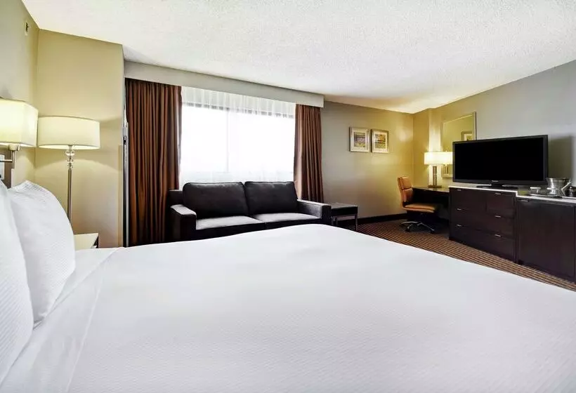 Doubletree By Hilton Hotel Pleasanton At The Club